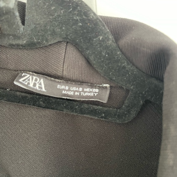 Black Wrap Collar Tie Sleeve - Picture 6 of 6